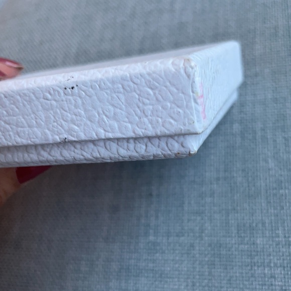 Christian Dior Small Gift Box - Picture 5 of 8